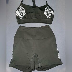 •DARC SPORT SER
•Olive green color
•Small Top
•X-small bottom